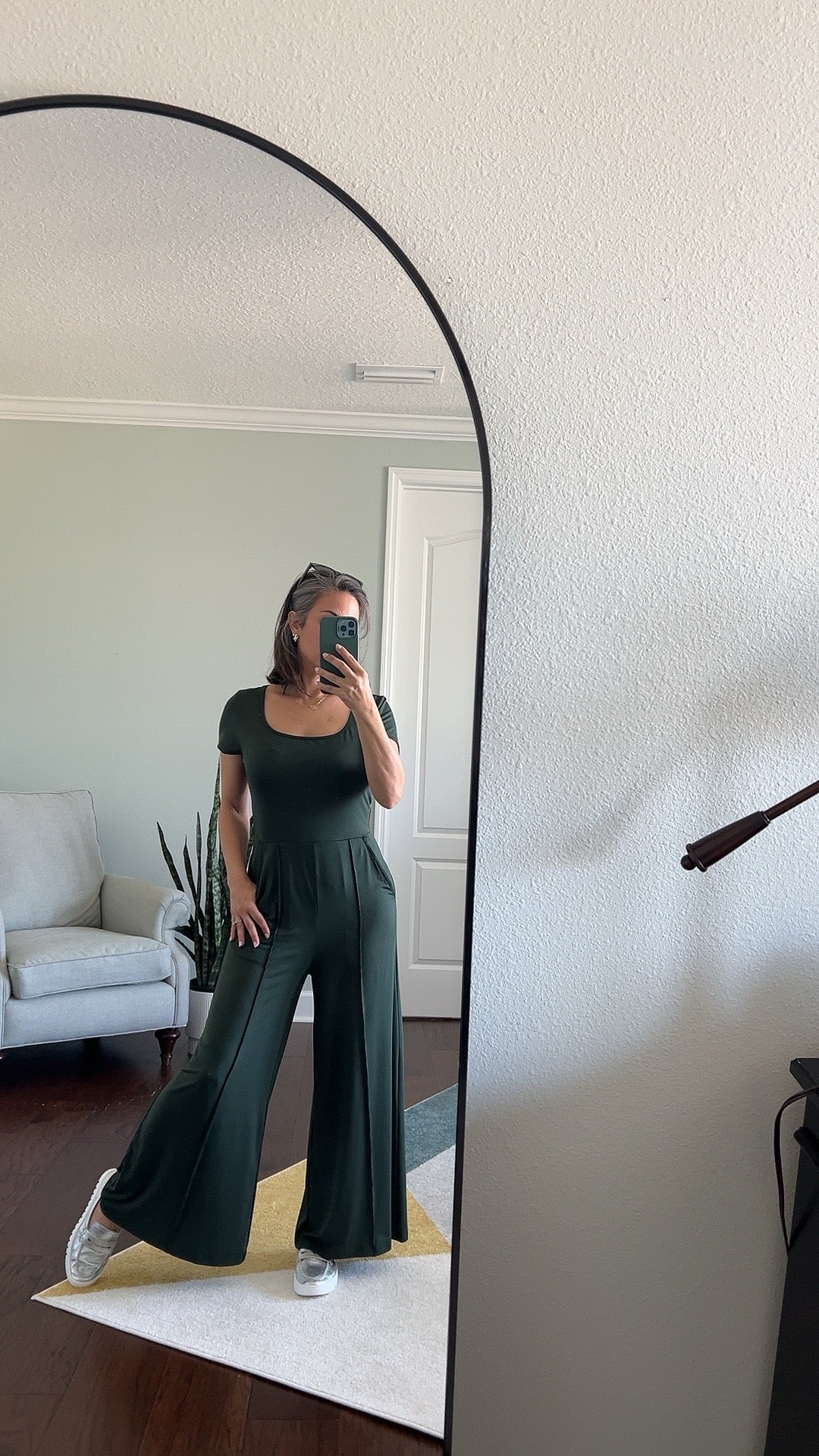 Mastering Mom Style: The Perfect Outfit for Busy Days