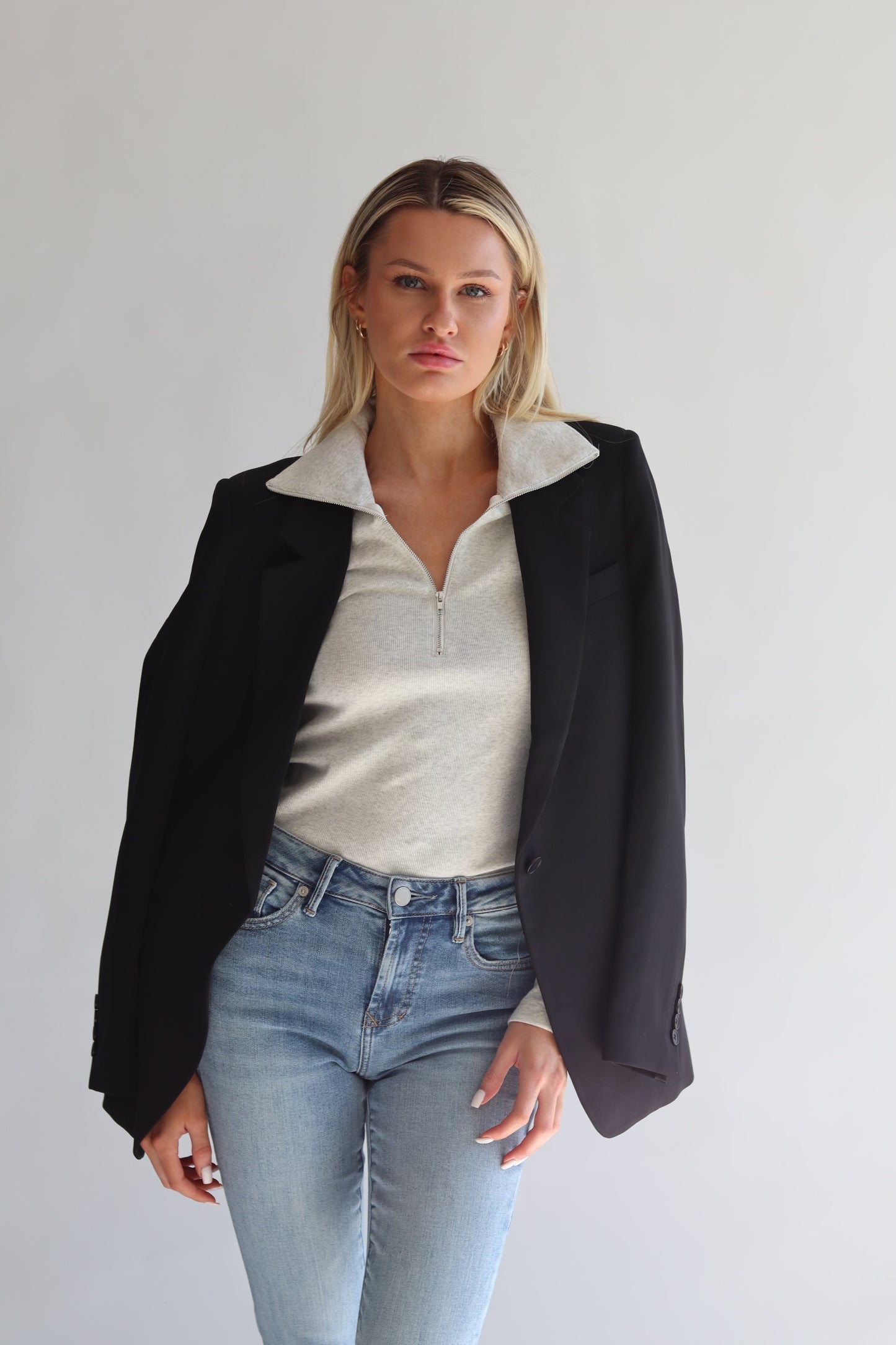 Mastering the Art of Dressing Between Seasons