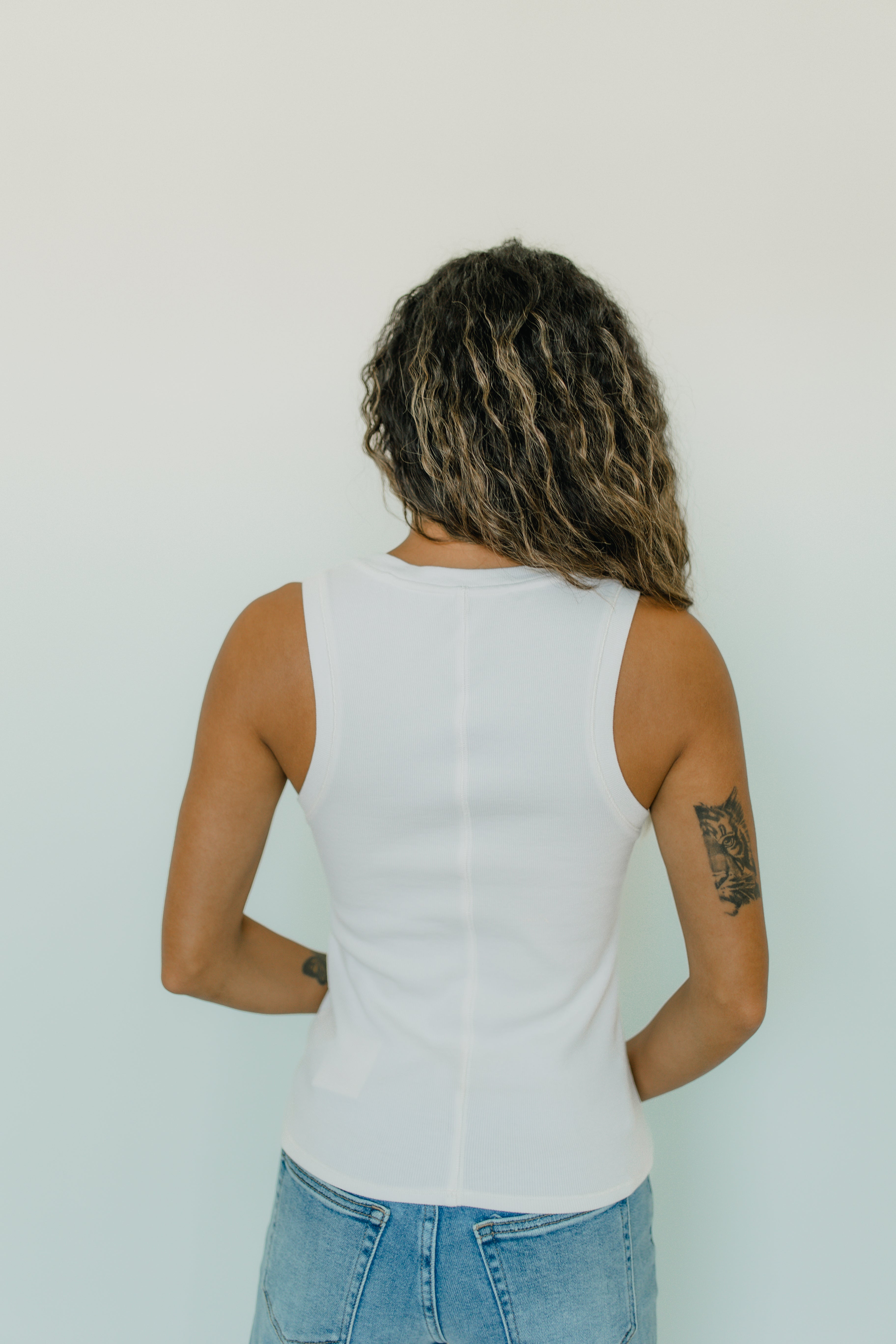 【超美品】sahara/Strap Design Velour Tank Top 0837. 3D-Lite® 2.0 Lycra® Muscle Tank - White 